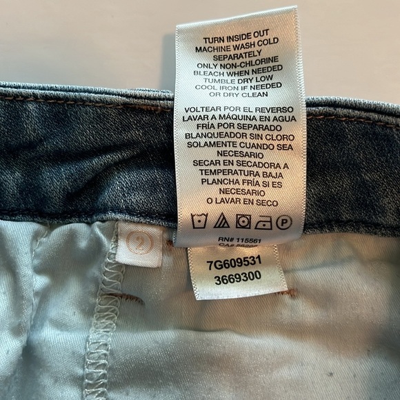 7 For All Mankind Jen7 Bermuda Shorts Mid Rise Size 2 - Picture 13 of 16